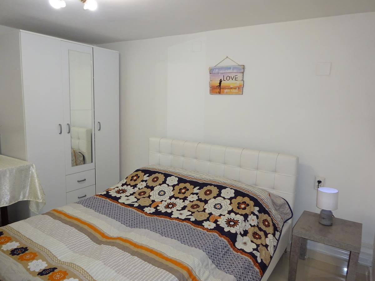 Jasmin White Apartment Skopje Eksteriør bilde